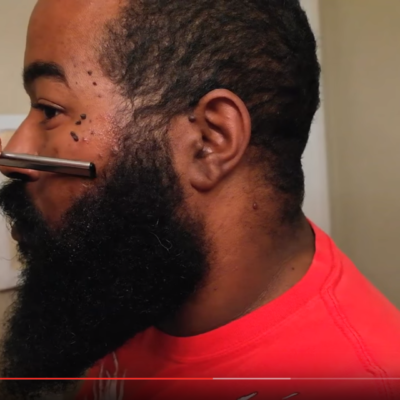 How To: Use A Shavette To Clean Up Your Beard, Cheeks